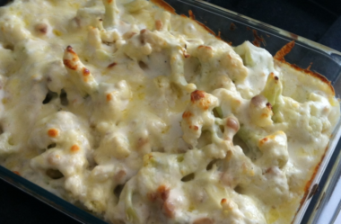 Couve-flor ao molho branco gratinada no forno