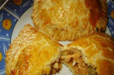 Pastel de frango assado delicioso