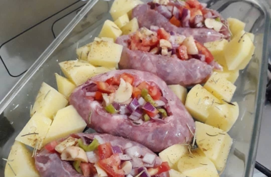 Linguiça Recheada com Batata fácil e deliciosa