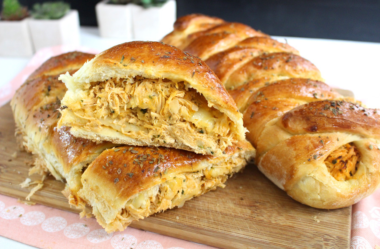 Pão recheado com frango cremoso igual ao de padaria