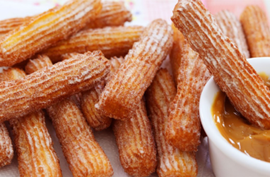 Churros espanhóis e Sonhos portugueses fáceis e deliciosos