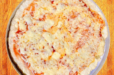 Pizza de massa de frango