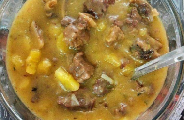 CALDO DE MANDIOCA COM COSTELA BOVINA Ou VACA ATOLADA