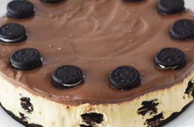 Torta cremosa de Oreo, chocolate e doce de leite