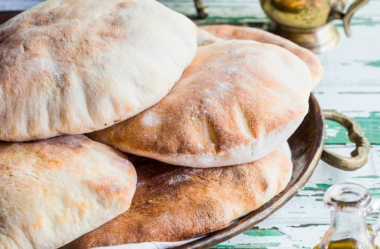 Pão sírio, árabe ou pita de padaria – ótimo para dietas e lanches