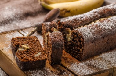 Bolo de banana e chocolate fit perfeito para sua dieta