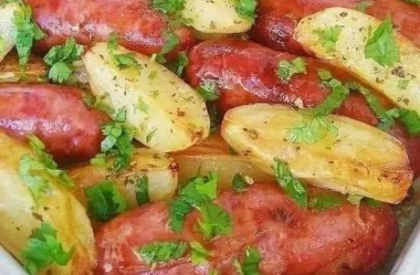 Linguiça Assada com Batatas e Maionese