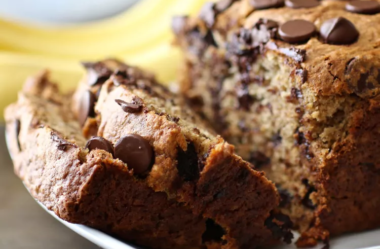 Pão De Banana Com Pepitas De Chocolate