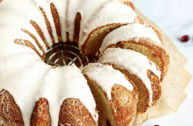 Bolo de café com amora