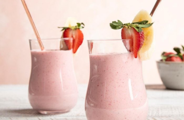 Smoothies de morango e banana