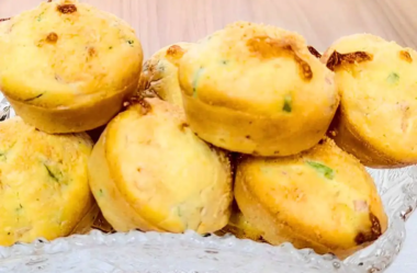 Delicioso bolinho salgado para substituir o pão café da manhã mais leve e variado.