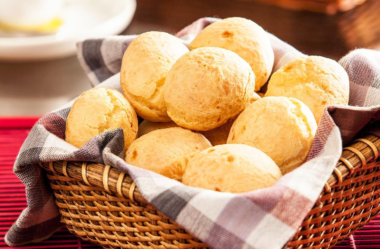 Receita de pão de queijo com polvilho doce delicioso: saiba como fazer