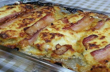 Filé de frango com Bacon e Queijo Parmesão