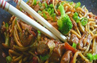 Yakisoba com Macarrão Integral 