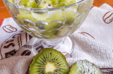 Pudim de chia com kiwi