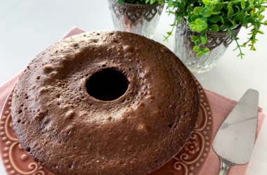 Bolo de chocolate de micro-ondas