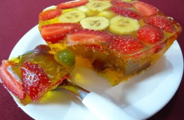 Sobremesa de Frutas com Gelatina