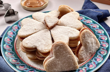 Biscoitos recheados com doce de leite