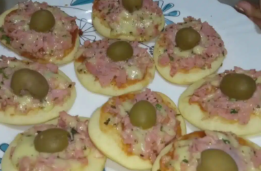 Mini pizza caseira