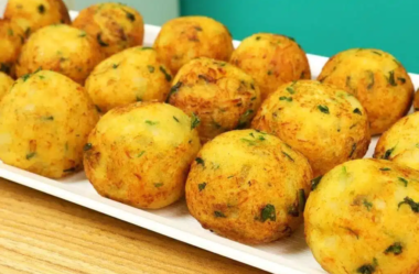 Bolinho de batata com frango