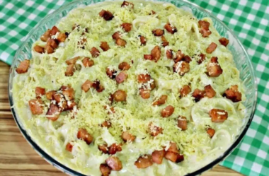 Macarrão ao molho branco com bacon