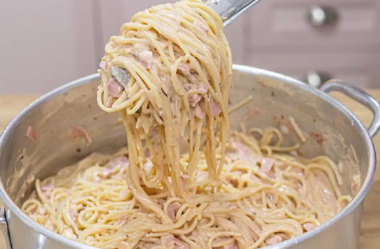 macarrão com creme de leite 