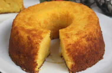 Bolo de laranja sem leite e sem farinha