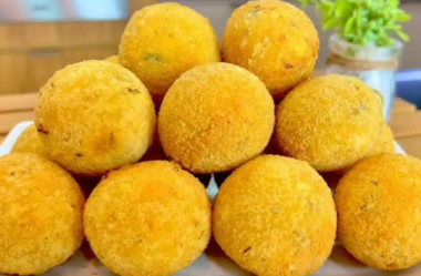 Bolinho caipira de mandioca