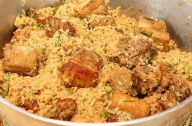 arroz com costelinha de porco