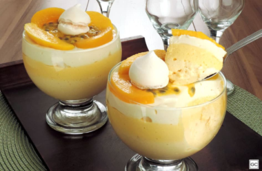 Mousse de pêssego, manga e maracujá