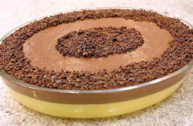 Mousse de maracujá com chocolate 