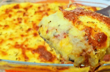 Gratinado de batatas com carne seca