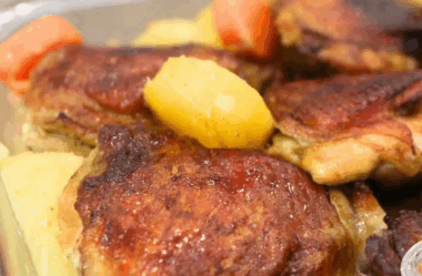 Sobrecoxa assada com batata